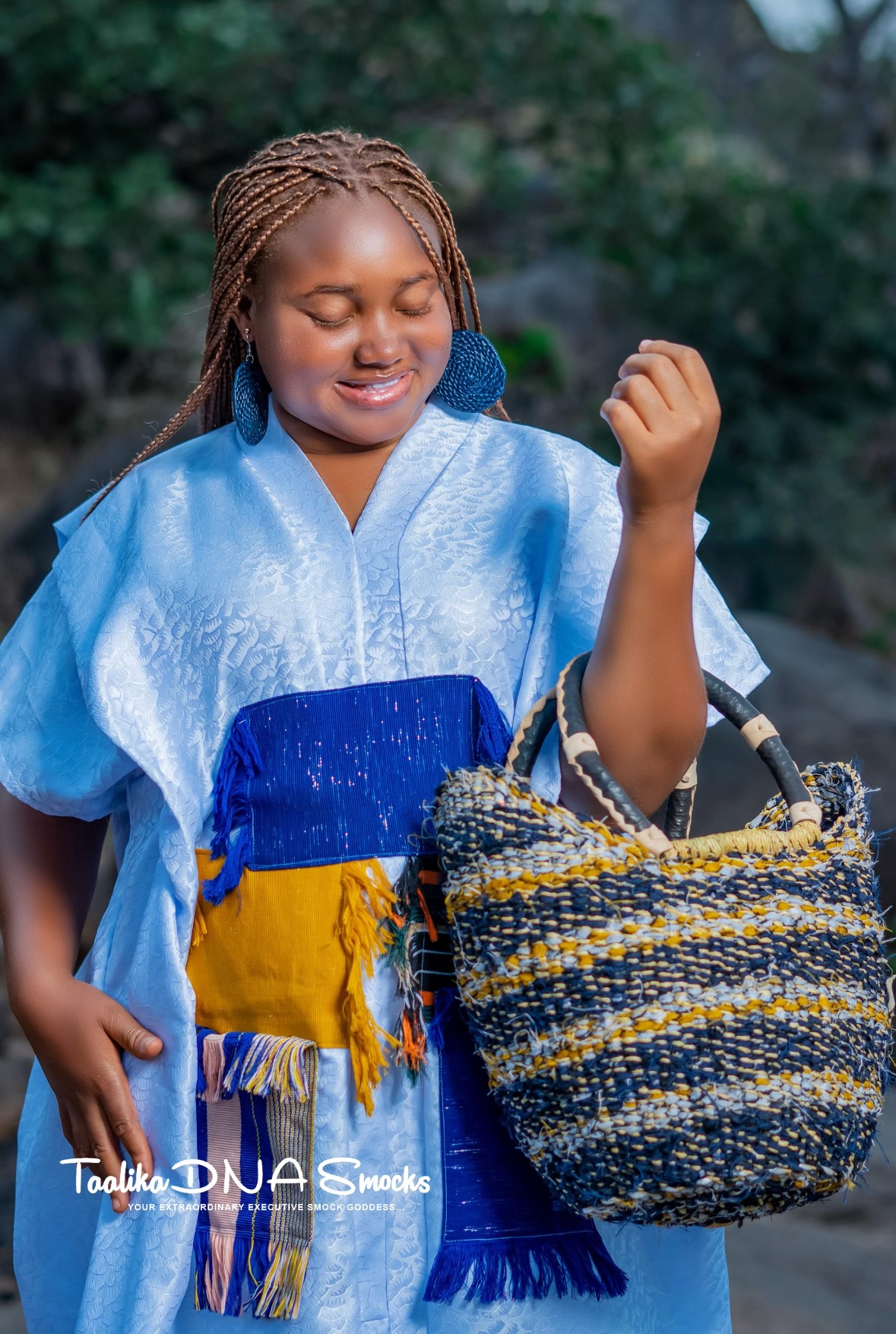Smock straw bag